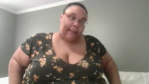 Snapshot of sluttyjess31 chatting on 02/20/26, 02:17 Jessica online show from 02/20/26, 02:17