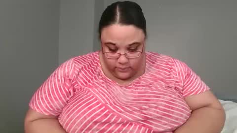 Snapshot of sluttyjess31 chatting on 03/21/26, 02:20 Jessica online show from 03/21/26, 02:20