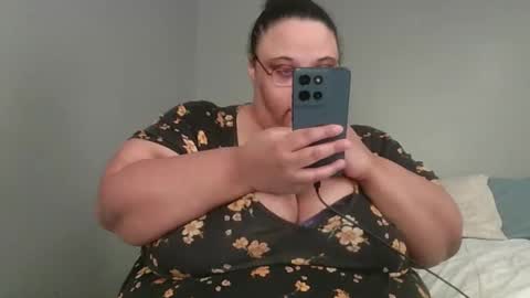 Snapshot of sluttyjess31 chatting on 03/28/26, 02:16 Jessica online show from 03/28/26, 02:16