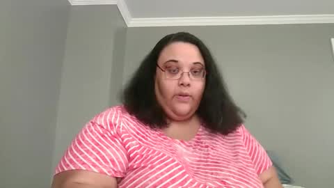 Snapshot of sluttyjess31 chatting on 04/08/26, 02:17 Jessica online show from 04/08/26, 02:17