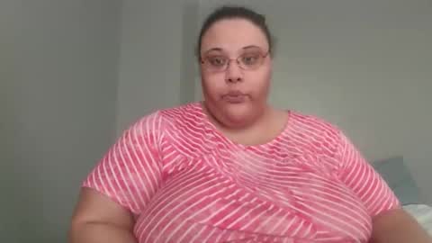 Snapshot of sluttyjess31 chatting on 04/12/26, 02:11 Jessica online show from 04/12/26, 02:11