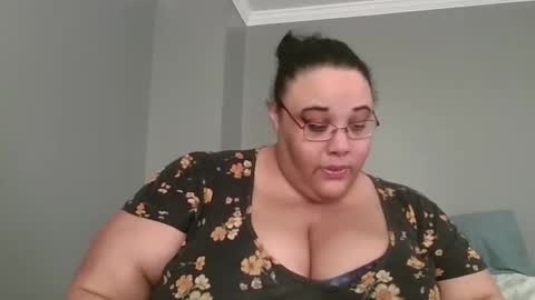 Snapshot of sluttyjess31 chatting on 04/18/26, 02:21 Jessica online show from 04/18/26, 02:21