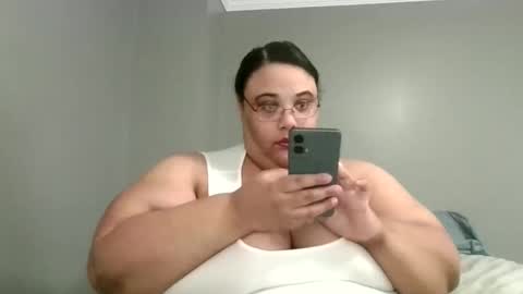 Snapshot of sluttyjess31 chatting on 05/22/26, 02:12 Jessica online show from 05/22/26, 02:12