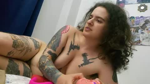 Snapshot of sluttysuzie17 chatting on 07/21/26, 03:42 SluttySuzie17 online show from 07/21/26, 03:42
