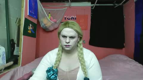 Snapshot of sluttytorismith chatting on 02/11/25, 05:16 Tori Smith online show from 02/11/25, 05:16