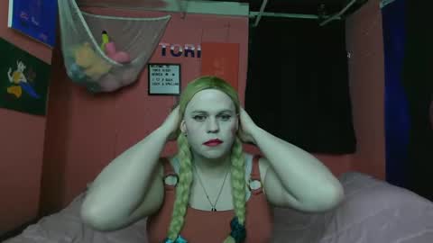 Snapshot of sluttytorismith chatting on 02/15/25, 05:30 Tori Smith online show from 02/15/25, 05:30