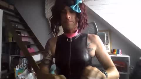 sluttytoy83 online show from 06/01/26, 05:25