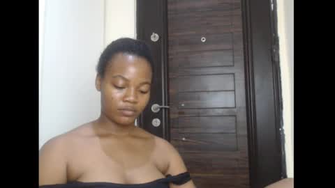 Snapshot of sluttyxxdrip chatting on 10/22/25, 10:42 sluttyxxdrip online show from 10/22/25, 10:42