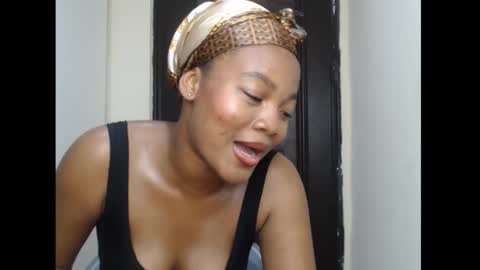 Snapshot of sluttyxxdrip chatting on 10/24/25, 08:27 sluttyxxdrip online show from 10/24/25, 08:27
