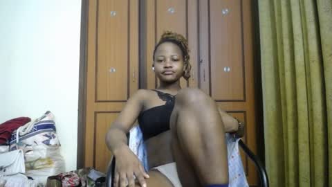 Snapshot of sluty_charmz chatting on 06/05/26, 01:56 Bree online show from 06/05/26, 01:56
