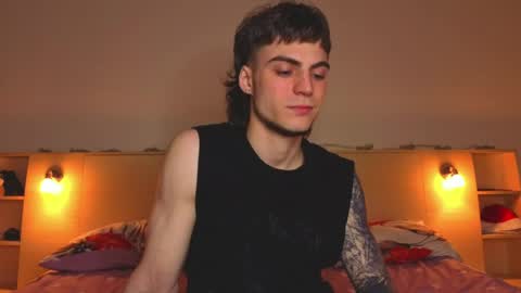 Gus online show from 04/28/26, 04:34