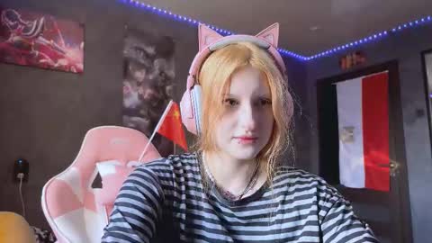 Snapshot of slyviabuffum chatting on 10/20/25, 02:01 Diana online show from 10/20/25, 02:01