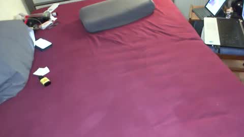 Snapshot of sm_bernd chatting on 11/30/25, 03:16 Bernd online show from 11/30/25, 03:16