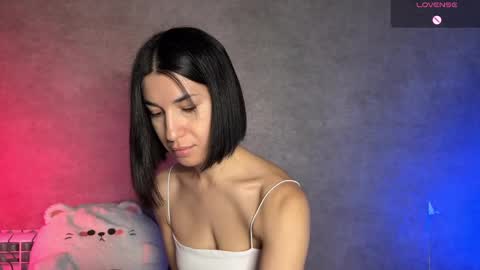 Snapshot of smaillev chatting on 05/04/26, 10:33 Melani online show from 05/04/26, 10:33