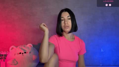 Snapshot of smaillev chatting on 06/03/26, 09:56 Melani online show from 06/03/26, 09:56