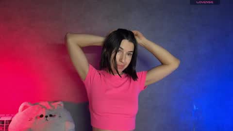 Snapshot of smaillev chatting on 06/08/26, 08:09 Melani online show from 06/08/26, 08:09