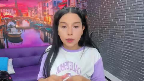 Snapshot of small__naughty chatting on 01/06/26, 01:37 Mariana Torres online show from 01/06/26, 01:37