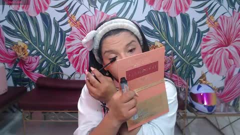 Snapshot of small__naughty chatting on 05/05/26, 01:19 Mariana Torres online show from 05/05/26, 01:19
