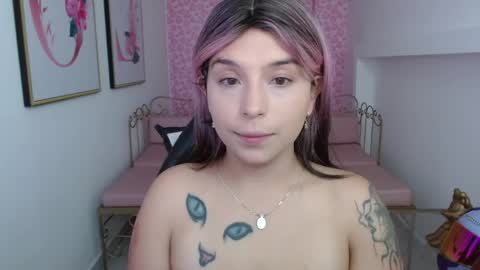 Snapshot of small__naughty chatting on 05/26/26, 01:18 Mariana Torres online show from 05/26/26, 01:18