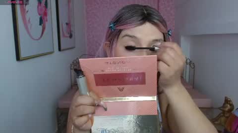 Snapshot of small__naughty chatting on 06/10/26, 01:21 Mariana Torres online show from 06/10/26, 01:21