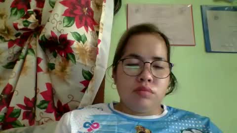 Lovewella online show from 11/23/25, 01:49