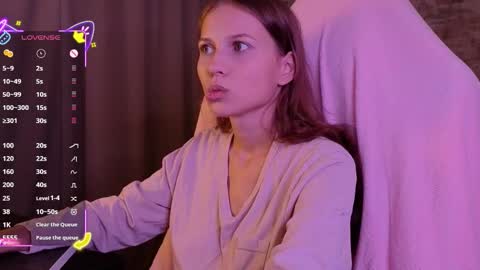 Snapshot of small_emma0 chatting on 10/03/25, 05:43 Emma online show from 10/03/25, 05:43