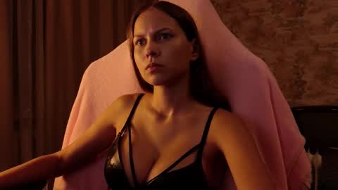 Snapshot of small_emma0 chatting on 10/15/25, 06:30 Emma online show from 10/15/25, 06:30