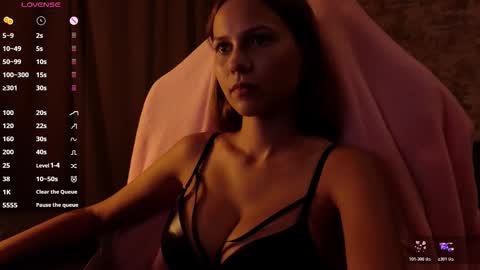 Snapshot of small_emma0 chatting on 10/20/25, 07:03 Emma online show from 10/20/25, 07:03