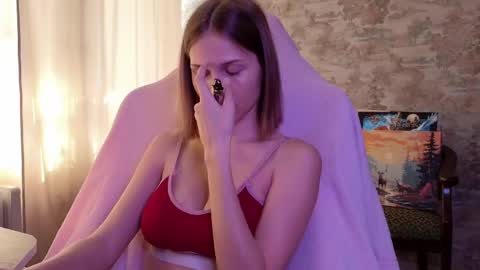 Emma online show from 06/01/26, 01:35