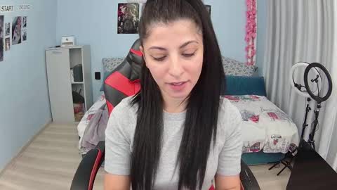 Snapshot of small_horny_girl chatting on 10/21/25, 06:25 small_horny_girl online show from 10/21/25, 06:25