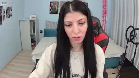 Snapshot of small_horny_girl chatting on 10/29/25, 08:27 small_horny_girl online show from 10/29/25, 08:27