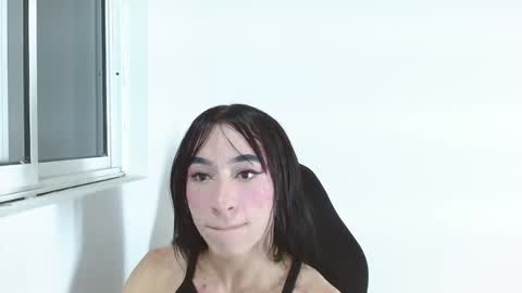 Small Hot19 online show from 11/14/25, 08:24