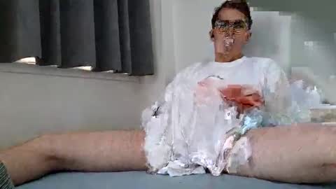 Snapshot of smalldickbigdreams23 chatting on 12/15/24, 12:28 smalldickbigdreams23 online show from 12/15/24, 12:28