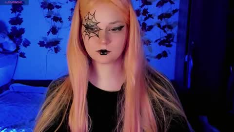 Snapshot of smallimpmeili chatting on 10/19/25, 06:19 smallimpmeili online show from 10/19/25, 06:19