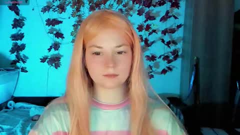 Snapshot of smallimpmeili chatting on 10/22/25, 09:03 smallimpmeili online show from 10/22/25, 09:03