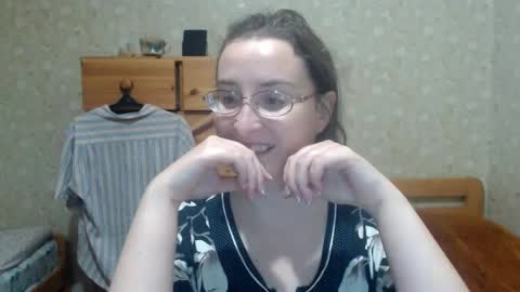 smart_rose online show from 10/14/25, 04:19
