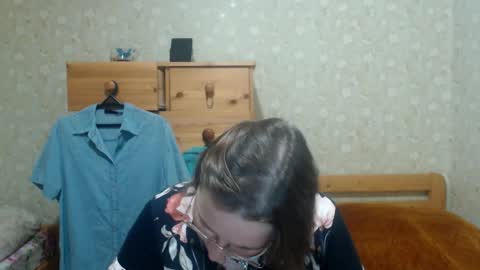 Snapshot of smart_rose chatting on 10/28/25, 10:12 smart_rose online show from 10/28/25, 10:12