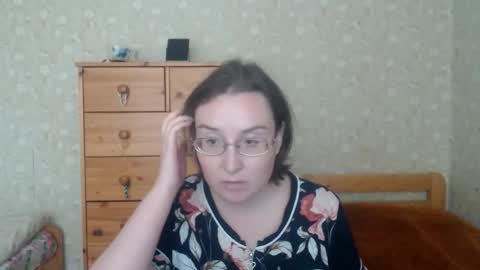 Snapshot of smart_rose chatting on 10/29/25, 10:28 smart_rose online show from 10/29/25, 10:28