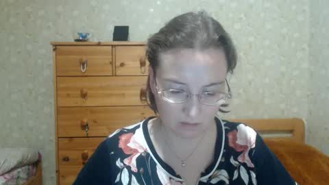 Snapshot of smart_rose chatting on 10/29/25, 10:44 smart_rose online show from 10/29/25, 10:44
