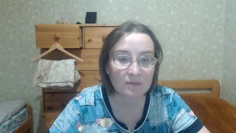 Snapshot of smart_rose chatting on 11/27/25, 05:04 smart_rose online show from 11/27/25, 05:04