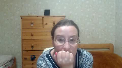 Snapshot of smart_rose chatting on 12/19/25, 07:32 smart_rose online show from 12/19/25, 07:32