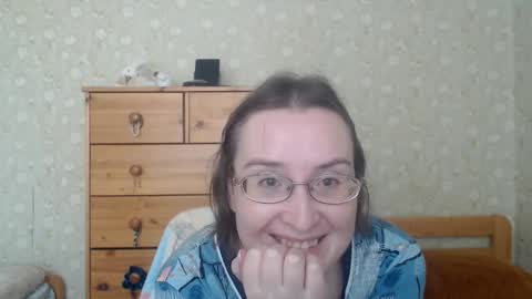 Snapshot of smart_rose chatting on 03/26/26, 12:11 smart_rose online show from 03/26/26, 12:11