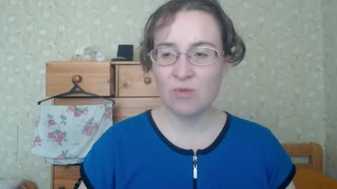 Snapshot of smart_rose chatting on 04/10/26, 12:43 smart_rose online show from 04/10/26, 12:43