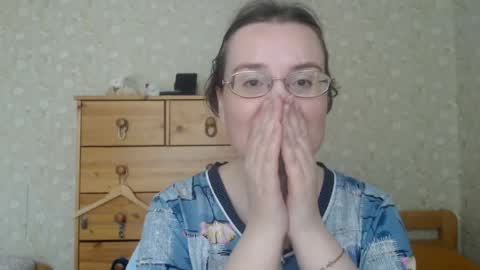 Snapshot of smart_rose chatting on 04/24/26, 03:25 smart_rose online show from 04/24/26, 03:25