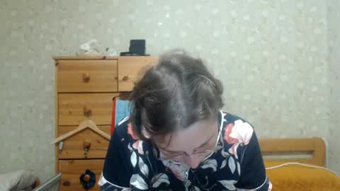 Snapshot of smart_rose chatting on 05/13/26, 06:27 smart_rose online show from 05/13/26, 06:27
