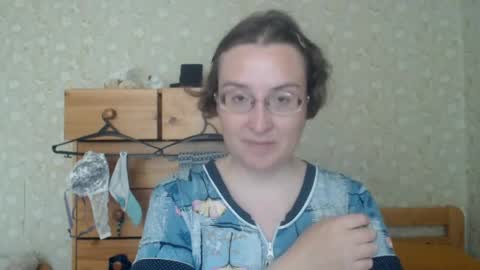 Snapshot of smart_rose chatting on 05/15/26, 04:14 smart_rose online show from 05/15/26, 04:14