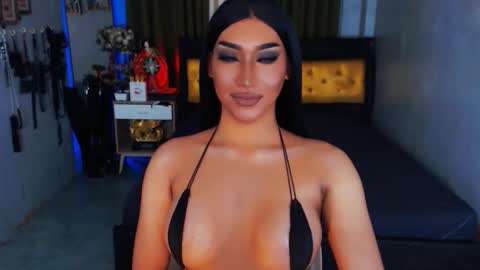 Snapshot of smasherqueen chatting on 11/20/25, 10:15 smasherqueen online show from 11/20/25, 10:15