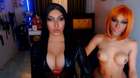 Snapshot of smasherqueen chatting on 11/29/25, 09:45 smasherqueen online show from 11/29/25, 09:45