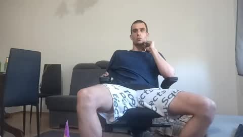 Snapshot of smeksi1 chatting on 04/26/26, 01:53 smeksi1 online show from 04/26/26, 01:53