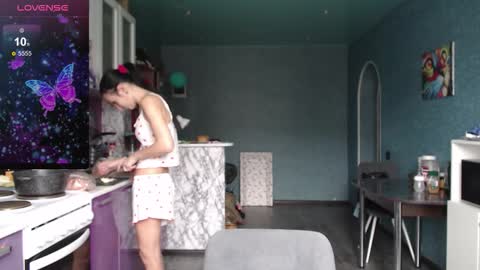 smile_cute_fox online show from 09/30/25, 06:40